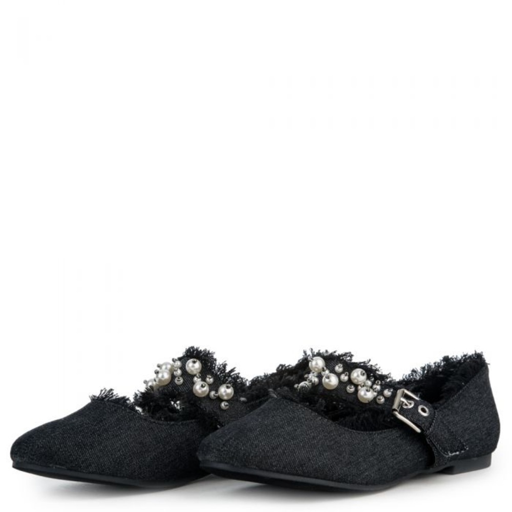 Cape Robbin Mary Jane style flats with pearl accents and buckle. Size 9